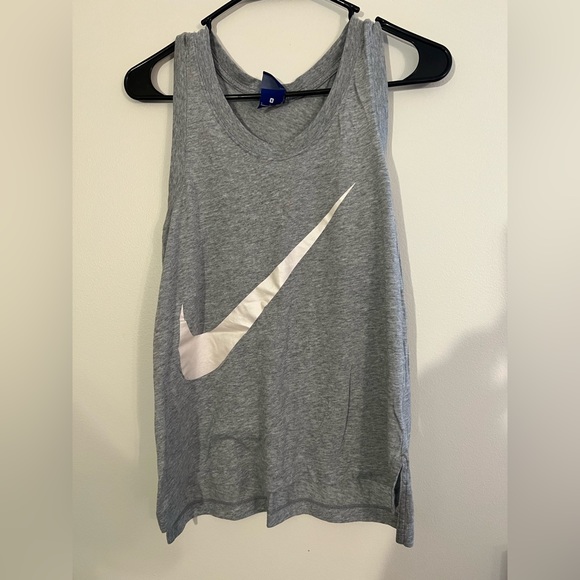 Nike tank tops - Picture 4 of 5